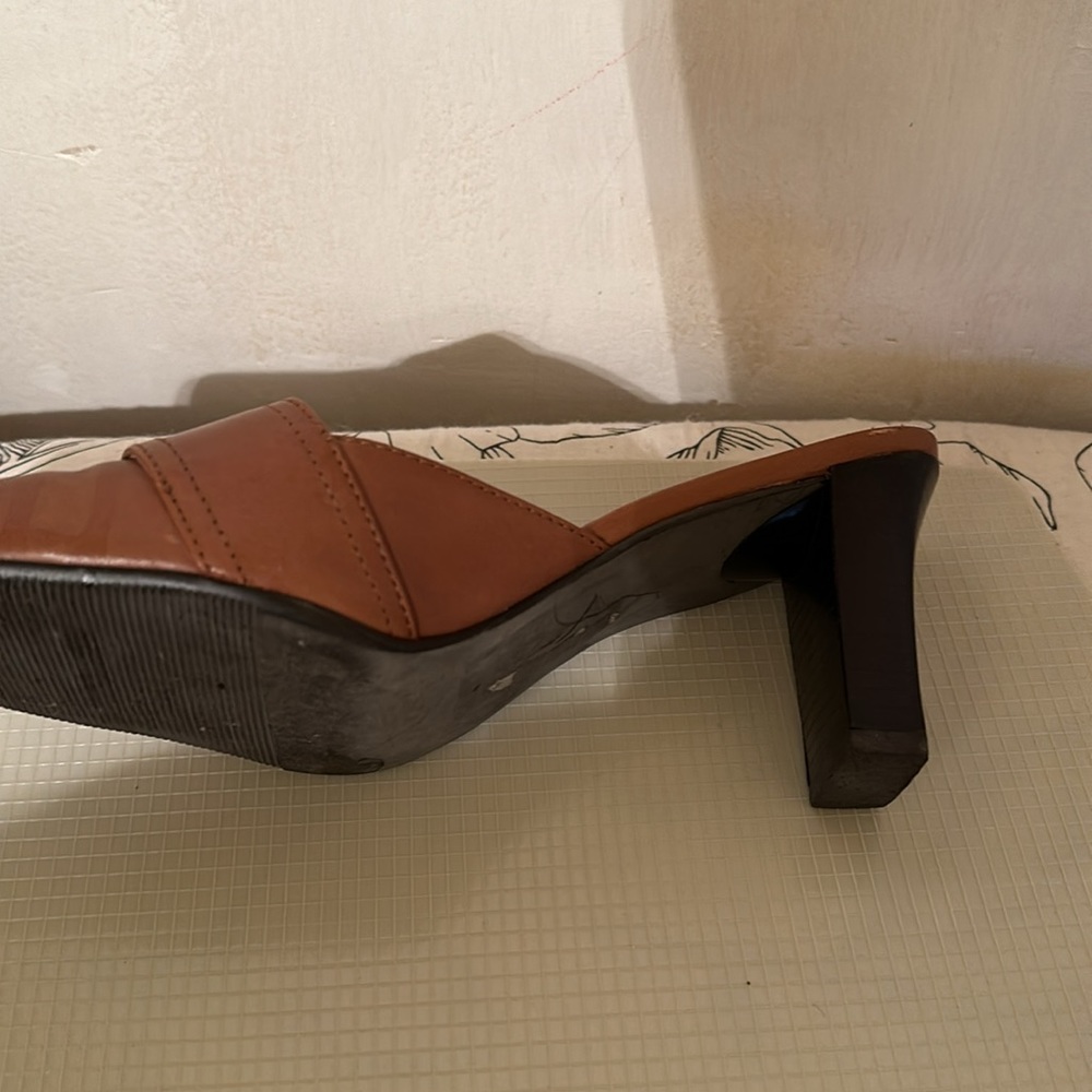 Shoes - Picture 3 of 6